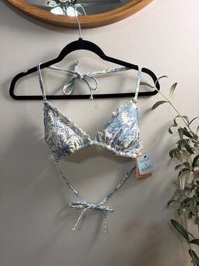 Shade & Shore Women's Blue and Cream Toile Print Triangle Bikini Top